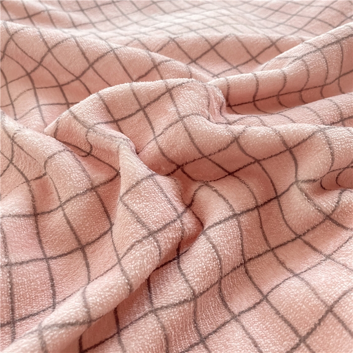 91家纺网 家纺一手货源 找家纺 琪格格纺织 2025新款A牛奶绒B兔兔绒保暖印花四件套 大包边绒粉小格