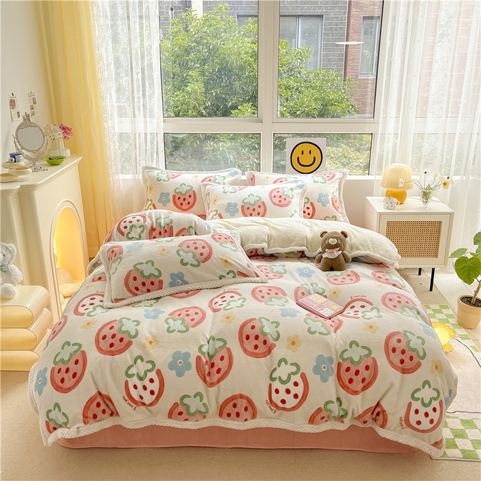 91家纺网 家纺一手货源 找家纺 琪格格纺织 2025新款A牛奶绒B兔兔绒保暖印花四件套 大包边绒海盐草莓