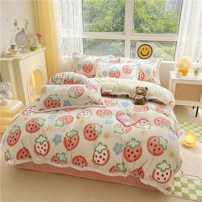 91家纺网 家纺一手货源 找家纺 琪格格纺织 2025新款A牛奶绒B兔兔绒保暖印花四件套 大包边绒海盐草莓