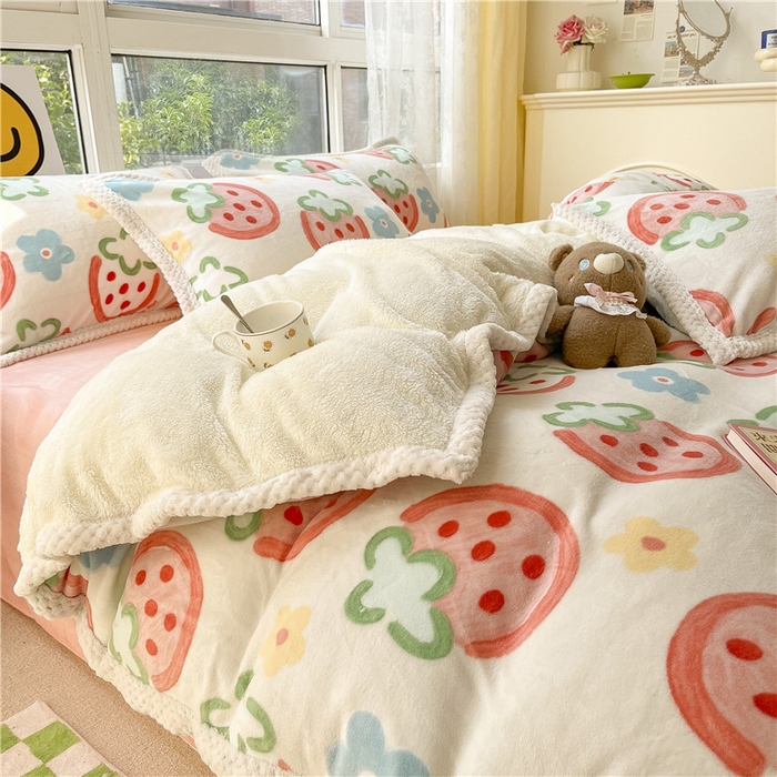 91家纺网 家纺一手货源 找家纺 琪格格纺织 2025新款A牛奶绒B兔兔绒保暖印花四件套 大包边绒海盐草莓