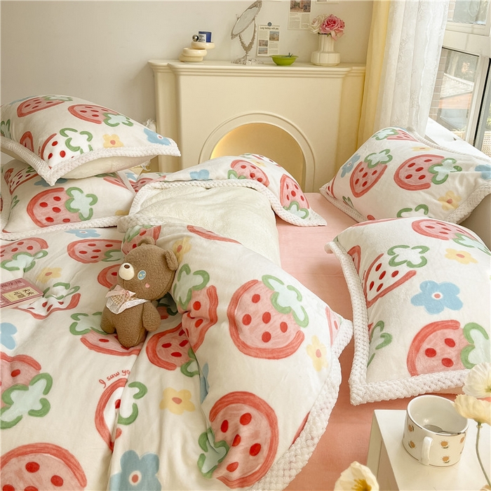 91家纺网 家纺一手货源 找家纺 琪格格纺织 2025新款A牛奶绒B兔兔绒保暖印花四件套 大包边绒海盐草莓