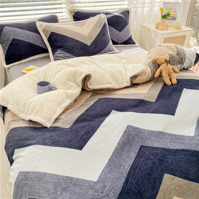 91家纺网 家纺一手货源 找家纺 琪格格纺织 2025新款A牛奶绒B兔兔绒保暖印花四件套 大包边绒几何时尚