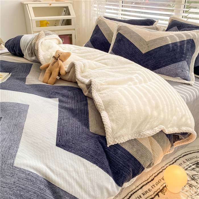 91家纺网 家纺一手货源 找家纺 琪格格纺织 2025新款A牛奶绒B兔兔绒保暖印花四件套 大包边绒几何时尚