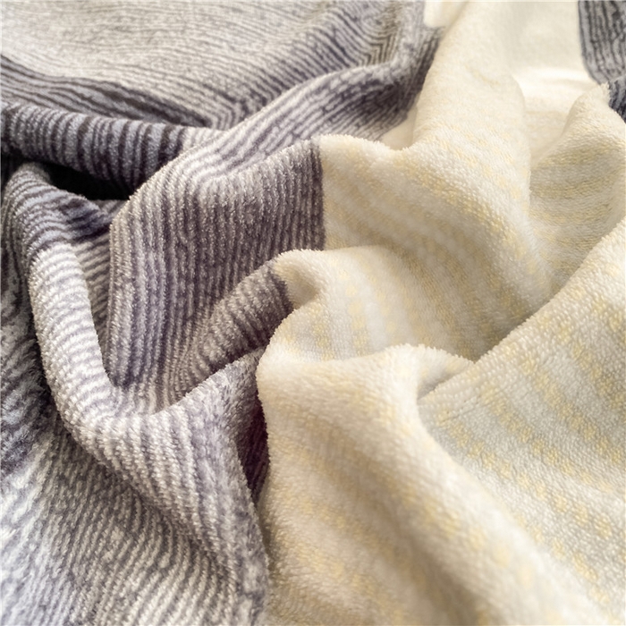 91家纺网 家纺一手货源 找家纺 琪格格纺织 2025新款A牛奶绒B兔兔绒保暖印花四件套 大包边绒几何时尚