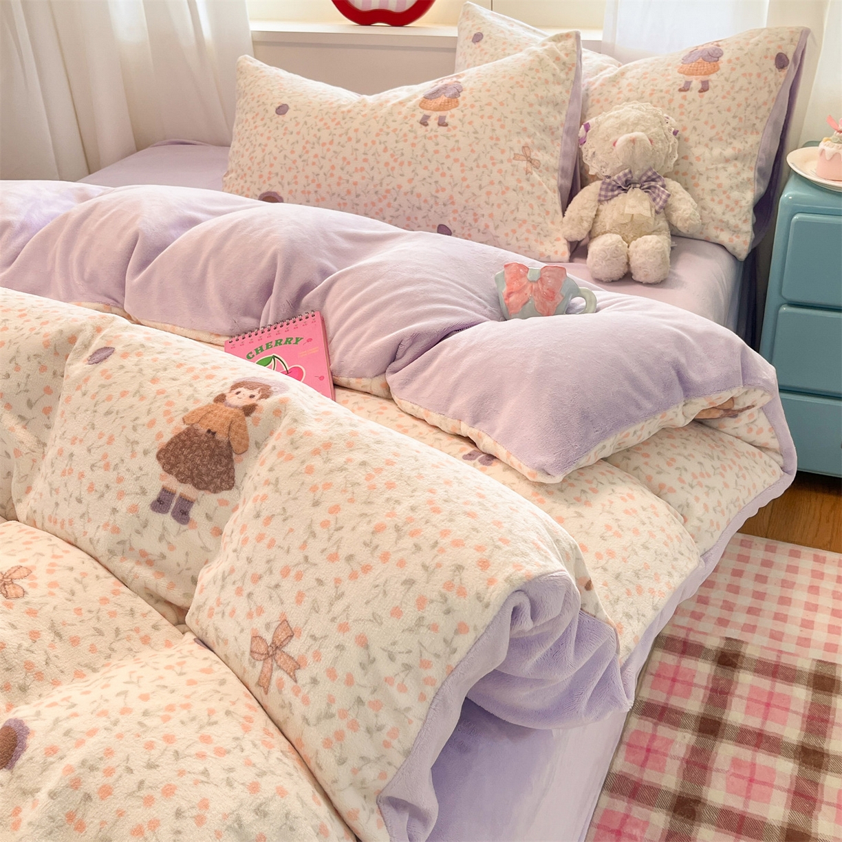 91家纺网 家纺一手货源 找家纺 云棉坊 2025新款高克重卡通牛奶绒四件套-印花系列 甜美女孩