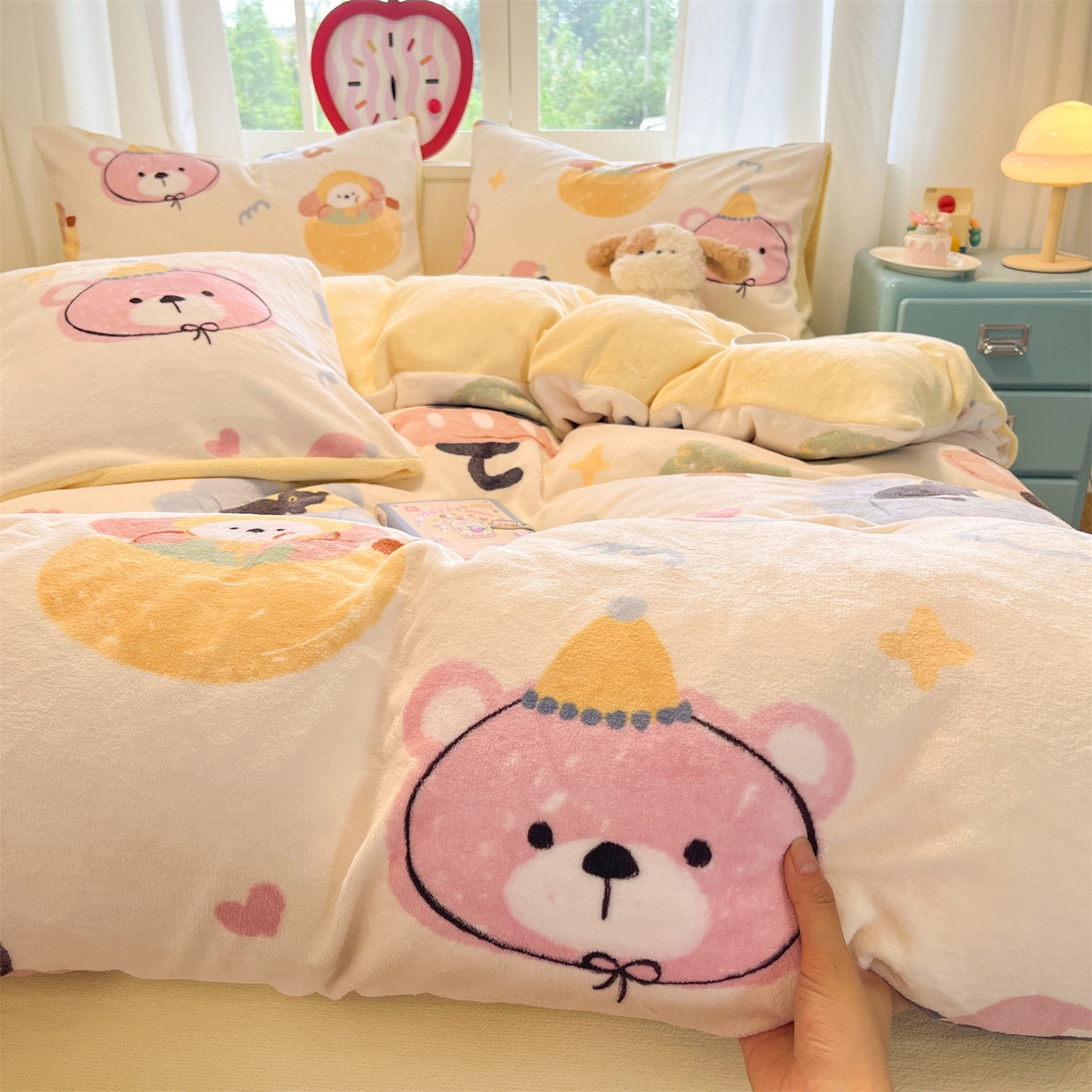91家纺网 家纺一手货源 找家纺 云棉坊 2025新款高克重卡通牛奶绒四件套-印花系列 小甜露比