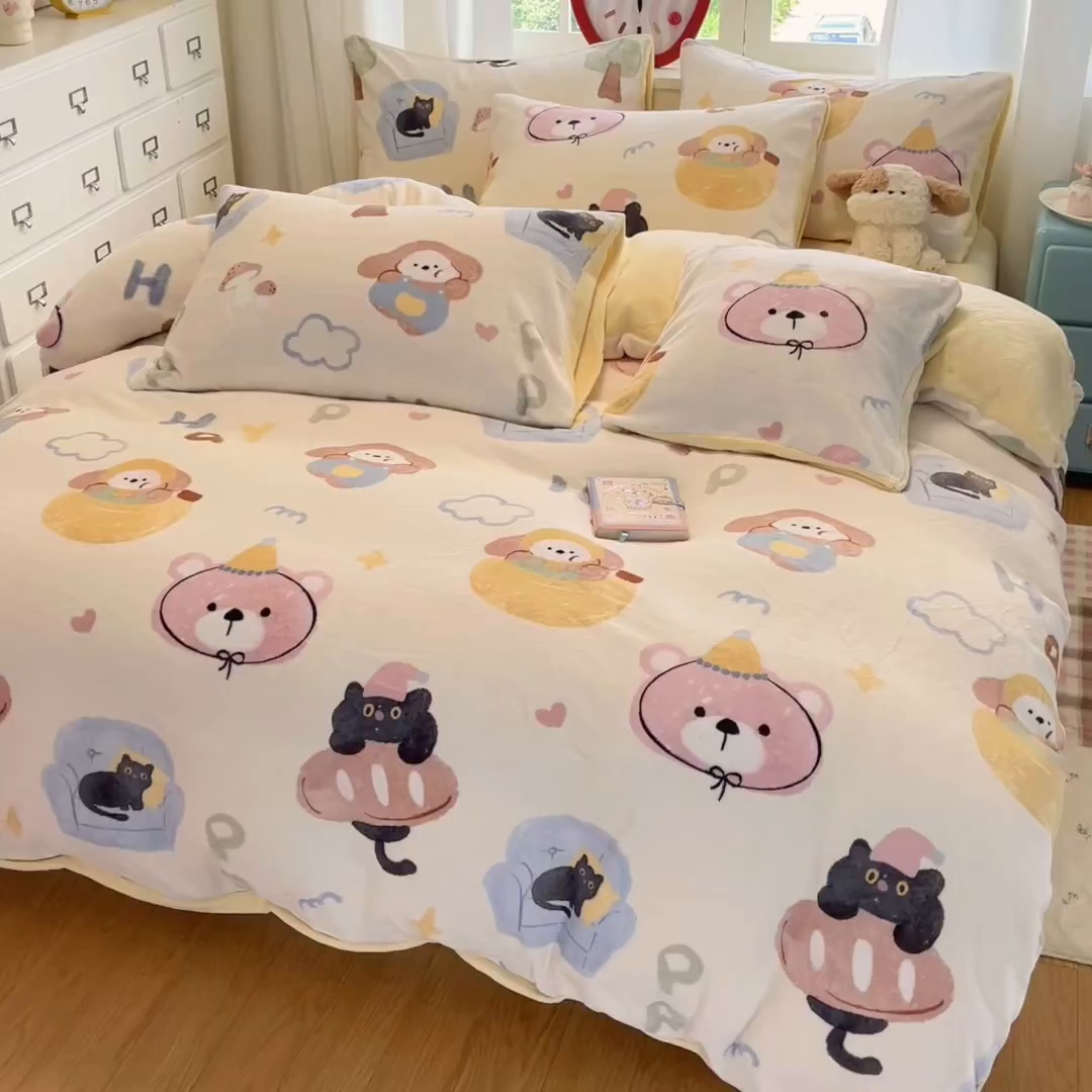 91家纺网 家纺一手货源 找家纺 云棉坊 2025新款高克重卡通牛奶绒四件套-印花系列 小甜露比