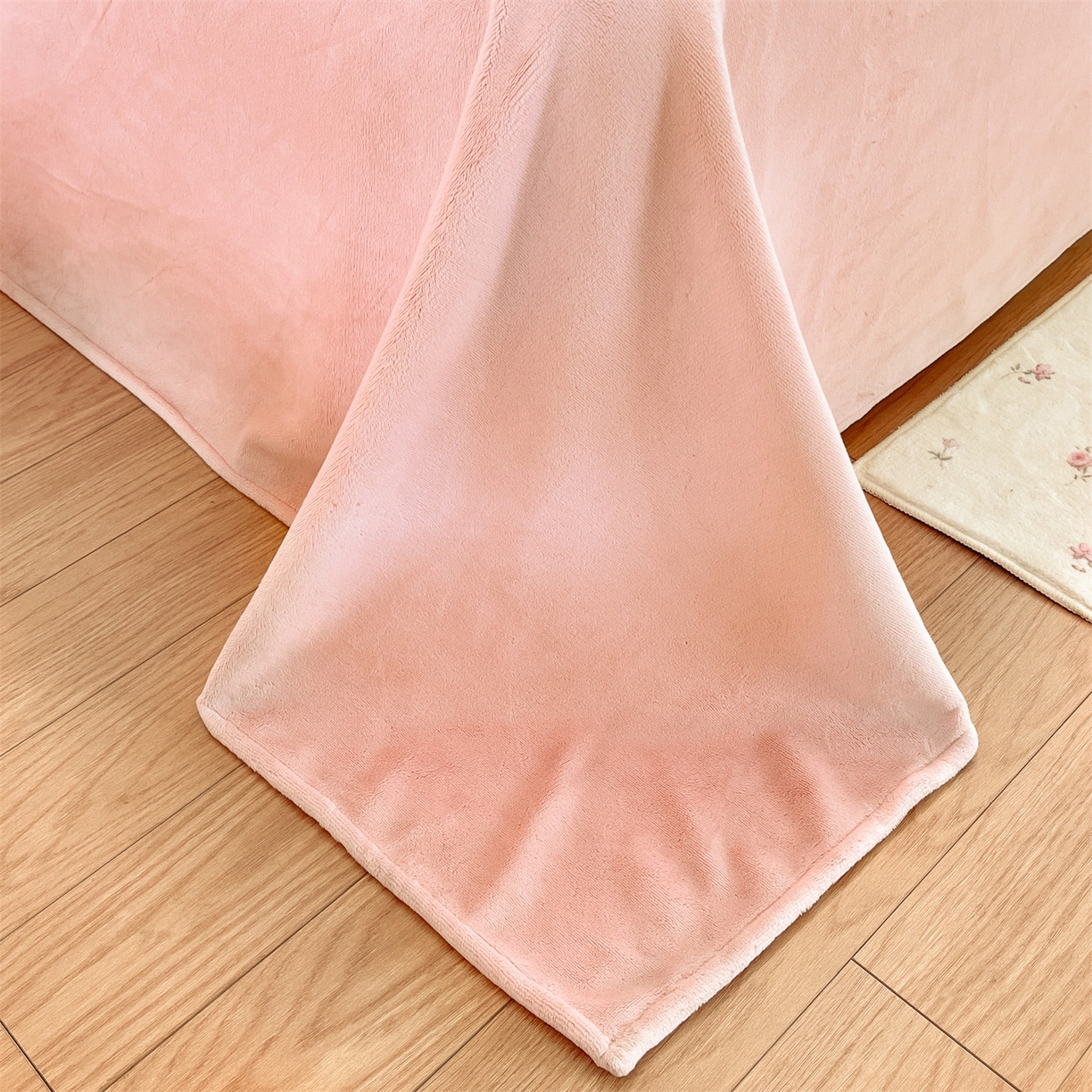 91家纺网 家纺一手货源 找家纺 云棉坊 2025新款高克重卡通牛奶绒四件套-印花系列 休闲一刻