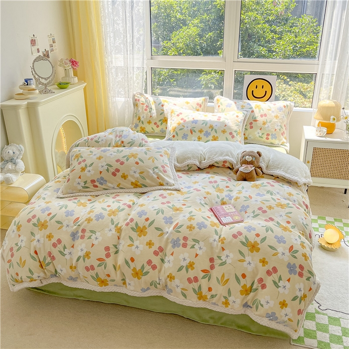 91家纺网 家纺一手货源 找家纺 琪格格纺织 2025新款A牛奶绒B兔兔绒保暖印花四件套 大包边绒沁香-黄