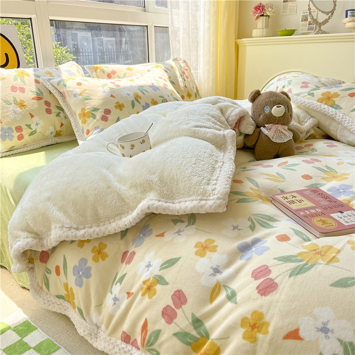 91家纺网 家纺一手货源 找家纺 琪格格纺织 2025新款A牛奶绒B兔兔绒保暖印花四件套 大包边绒沁香-黄