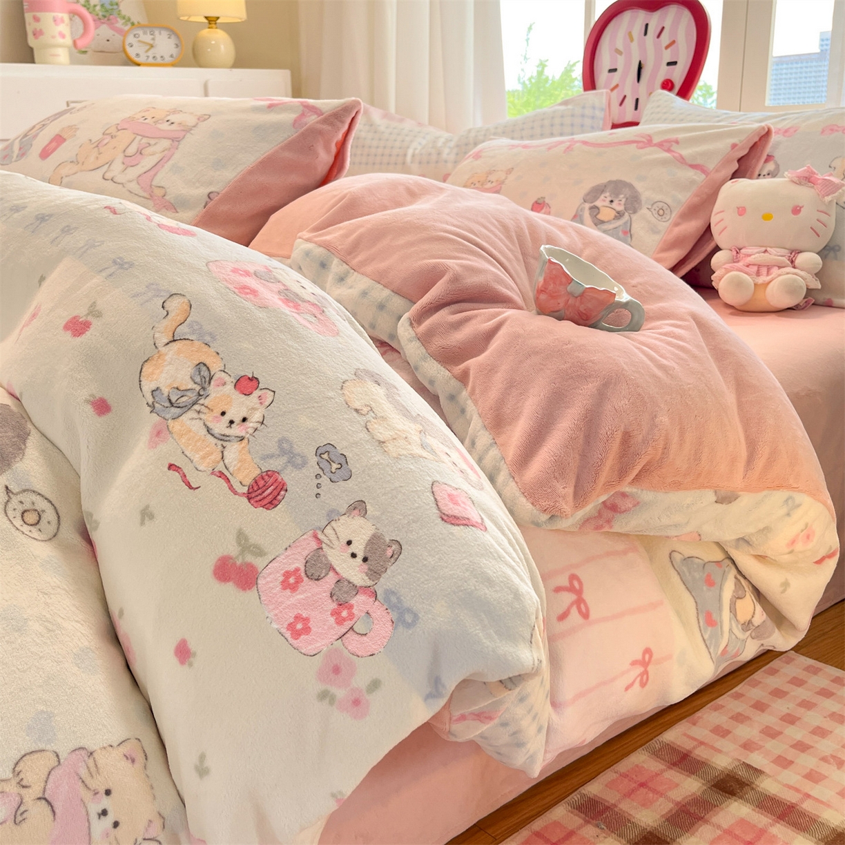 91家纺网 家纺一手货源 找家纺 云棉坊 2025新款高克重卡通牛奶绒四件套-印花系列 休闲一刻