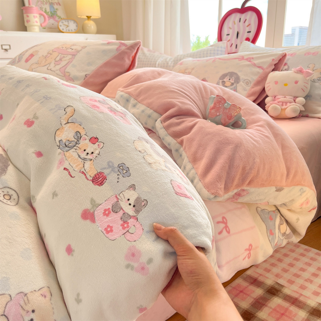 91家纺网 家纺一手货源 找家纺 云棉坊 2025新款高克重卡通牛奶绒四件套-印花系列 休闲一刻