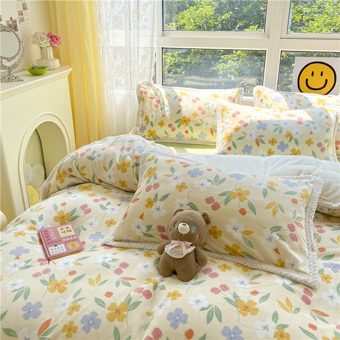 91家纺网 家纺一手货源 找家纺 琪格格纺织 2025新款A牛奶绒B兔兔绒保暖印花四件套 大包边绒沁香-黄