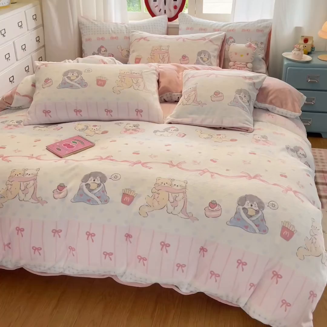 91家纺网 家纺一手货源 找家纺 云棉坊 2025新款高克重卡通牛奶绒四件套-印花系列 休闲一刻