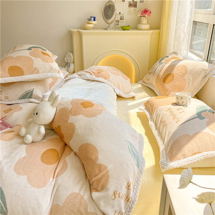 91家纺网 家纺一手货源 找家纺 琪格格纺织 2025新款A牛奶绒B兔兔绒保暖印花四件套 大包边绒微雨