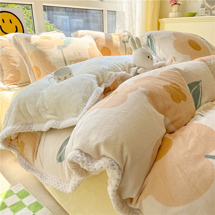 91家纺网 家纺一手货源 找家纺 琪格格纺织 2025新款A牛奶绒B兔兔绒保暖印花四件套 大包边绒微雨