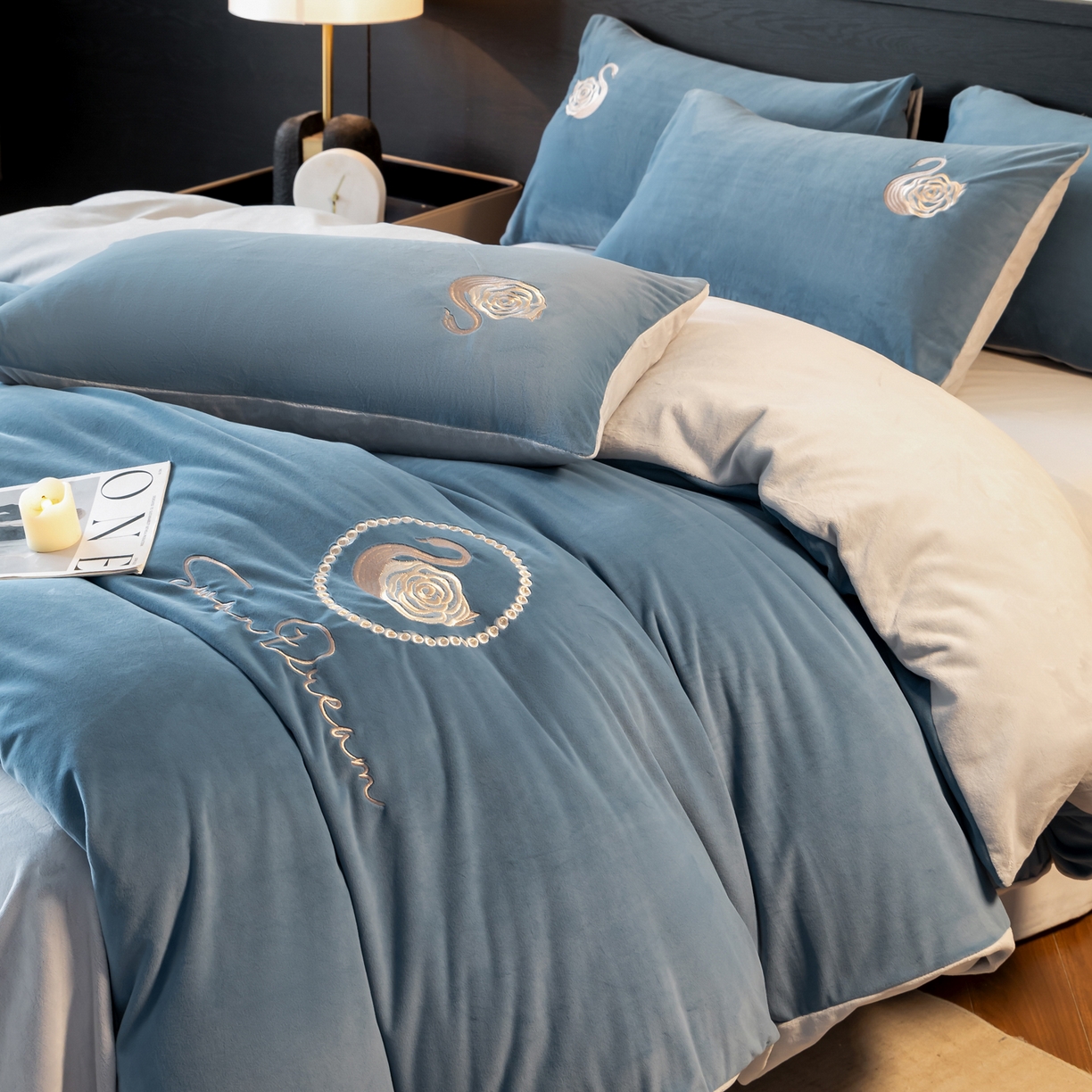 91家纺网 家纺一手货源 找家纺 （总）如一 2025新款水晶绒双拼刺绣四件套天鹅系列