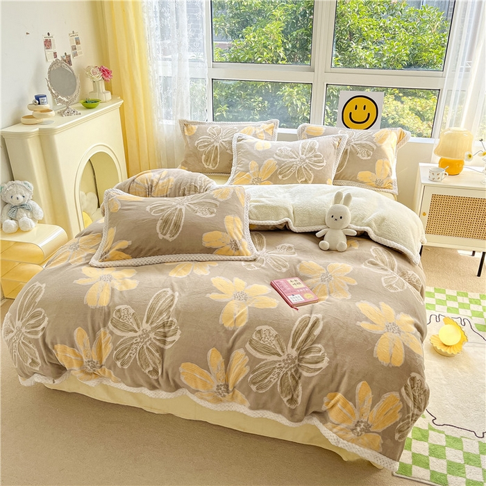 91家纺网 家纺一手货源 找家纺 琪格格纺织 2025新款A牛奶绒B兔兔绒保暖印花四件套 大包边绒烟花三月