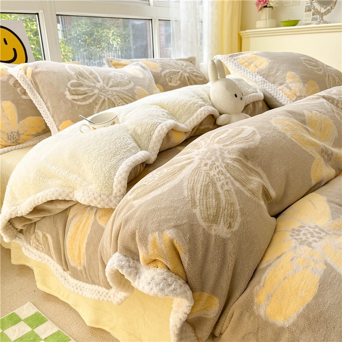 91家纺网 家纺一手货源 找家纺 琪格格纺织 2025新款A牛奶绒B兔兔绒保暖印花四件套 大包边绒烟花三月