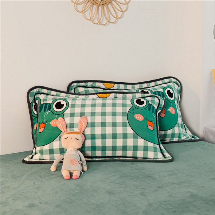 91家纺网 家纺一手货源 找家纺 琪格格纺织 2025新款A牛奶绒B兔兔绒保暖印花四件套 牛奶绒泡泡蛙一