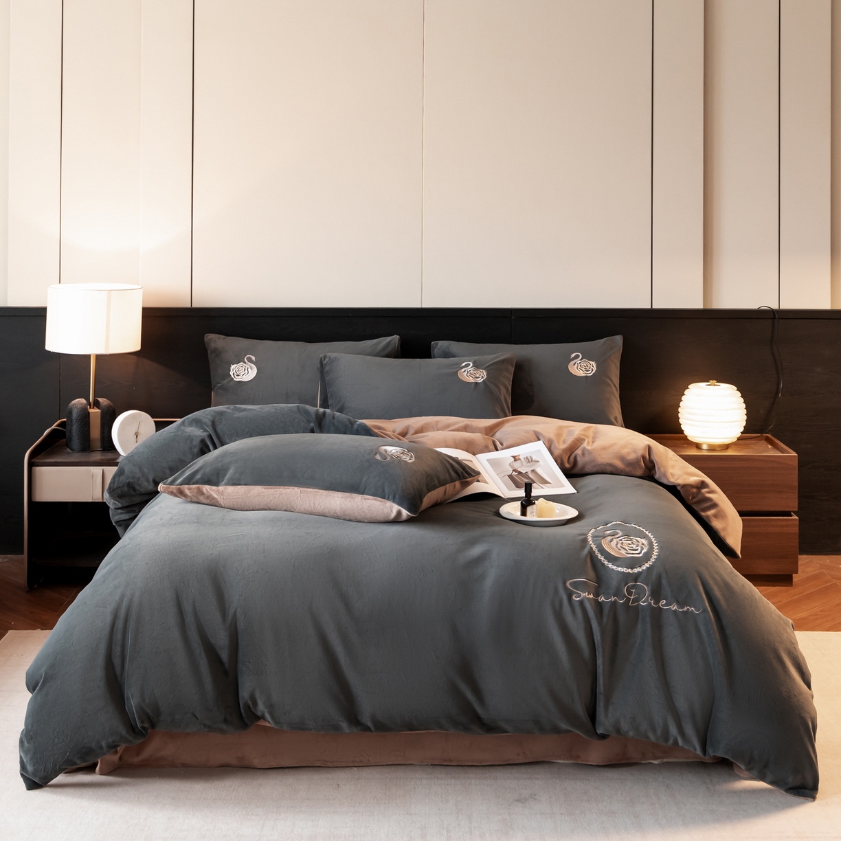 91家纺网 家纺一手货源 找家纺 如一 2025新款水晶绒双拼刺绣四件套天鹅系列 天鹅-高级灰