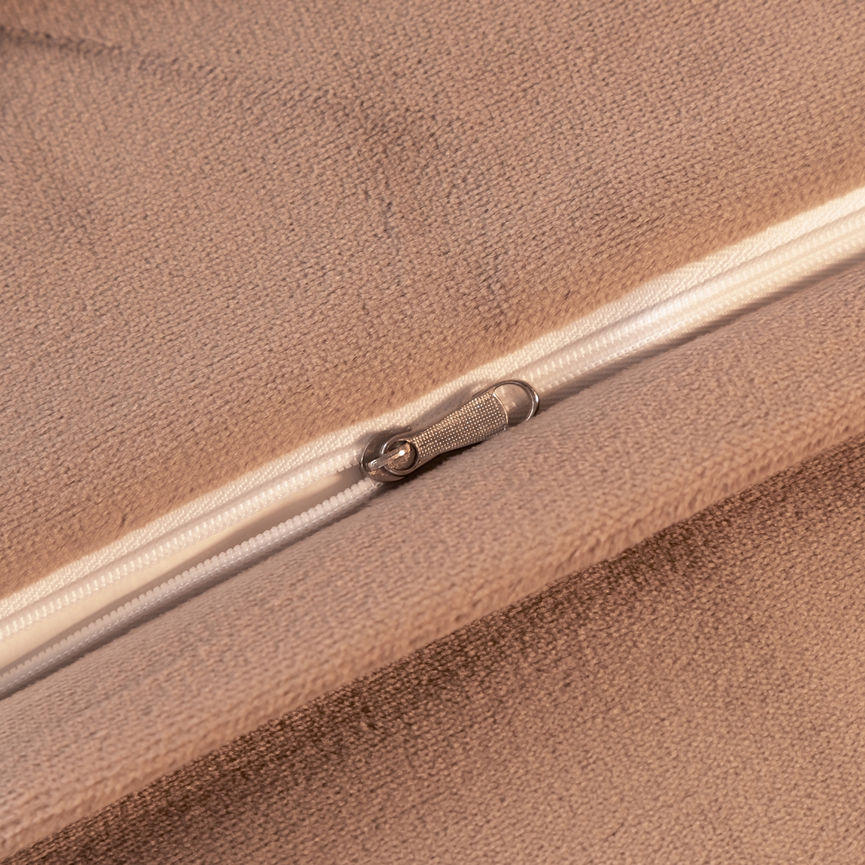 91家纺网 家纺一手货源 找家纺 如一 2025新款水晶绒双拼刺绣四件套天鹅系列 天鹅-高级灰