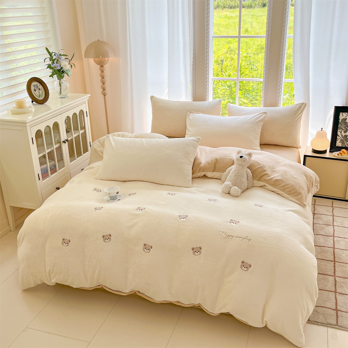 91家纺网 家纺一手货源 找家纺 （总）云棉坊 2025新款高克重牛奶绒四件套-满绣系列