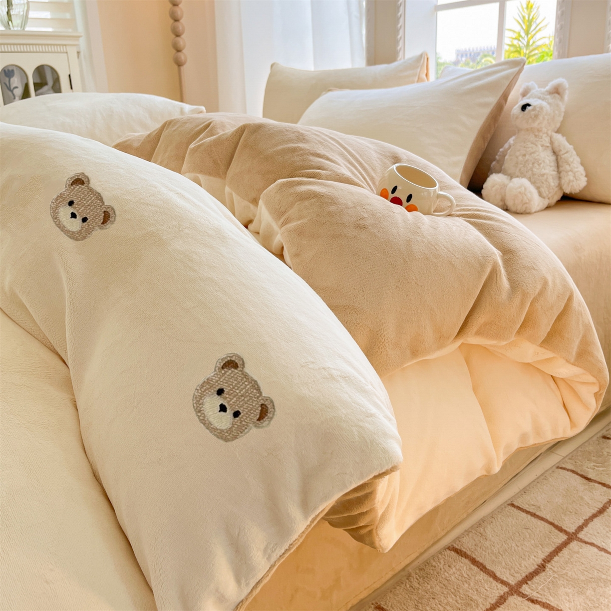 91家纺网 家纺一手货源 找家纺 （总）云棉坊 2025新款高克重牛奶绒四件套-满绣系列