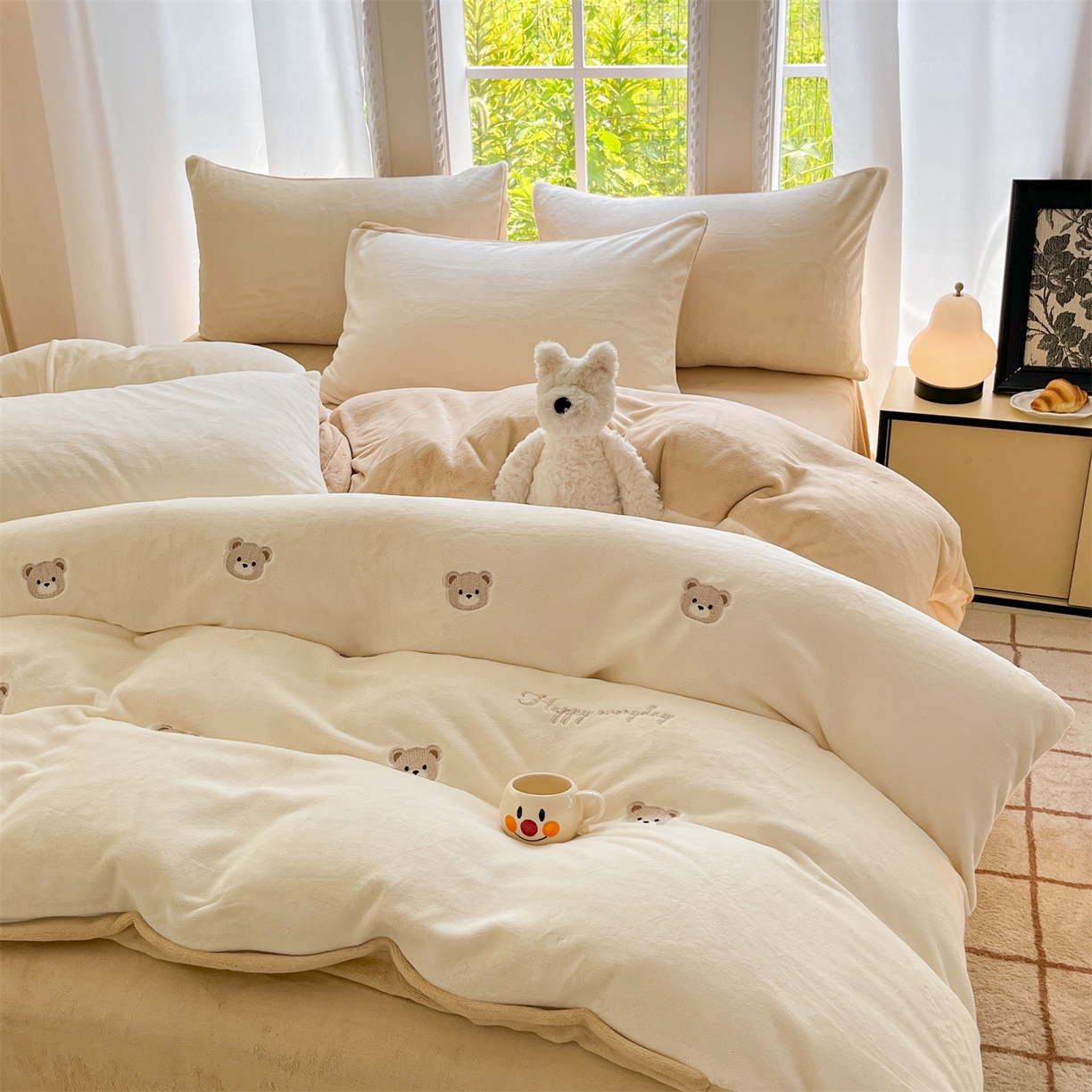 91家纺网 家纺一手货源 找家纺 （总）云棉坊 2025新款高克重牛奶绒四件套-满绣系列