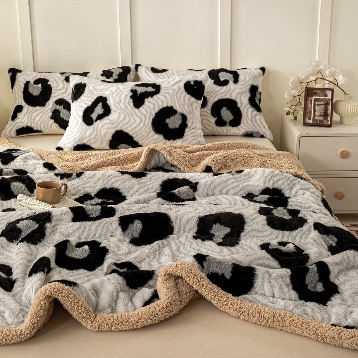 91家纺网 家纺一手货源 找家纺 眠势力 2025新款兔毛绒毛毯冬季加绒加厚盖毯兔兔绒保暖毯子带拉链-美拉德系列 都市斑迹【兔毛绒毛毯拉链款】