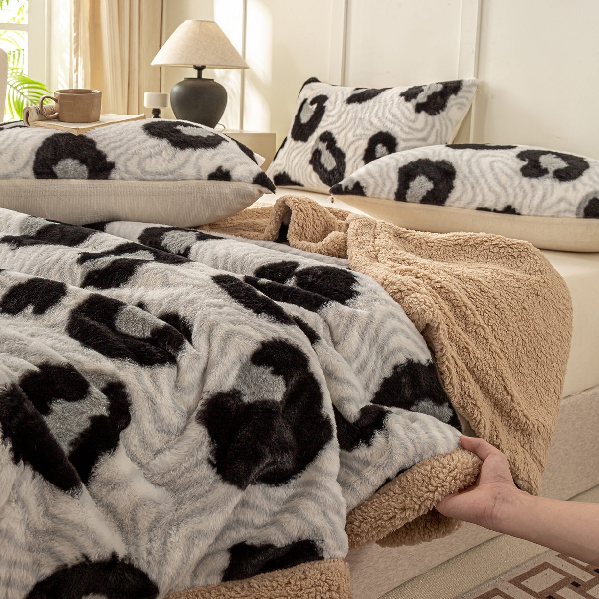 91家纺网 家纺一手货源 找家纺 眠势力 2025新款兔毛绒毛毯冬季加绒加厚盖毯兔兔绒保暖毯子带拉链-美拉德系列 都市斑迹【兔毛绒毛毯拉链款】