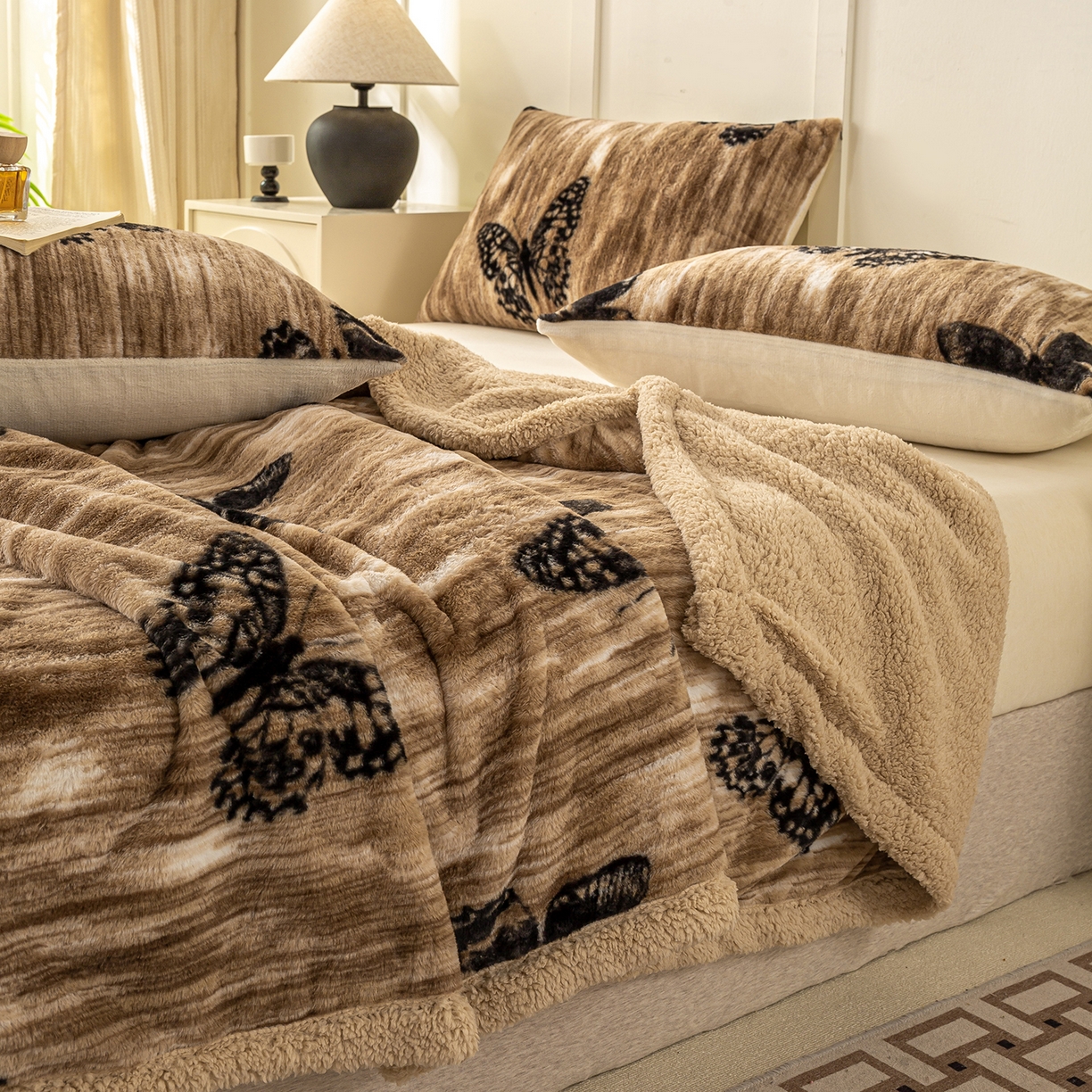 91家纺网 家纺一手货源 找家纺 眠势力 2025新款兔毛绒毛毯冬季加绒加厚盖毯兔兔绒保暖毯子带拉链-美拉德系列 蝶绒梦境【兔毛绒毛毯拉链款】