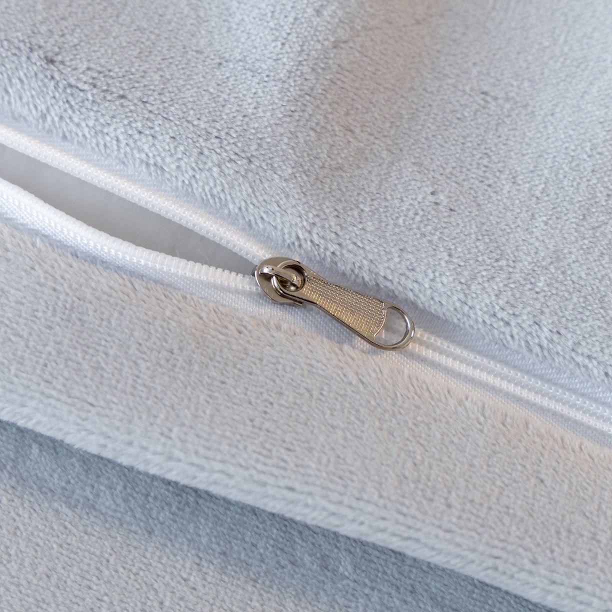 91家纺网 家纺一手货源 找家纺 如一 2025新款水晶绒双拼刺绣四件套天鹅系列 天鹅-浅豆沙