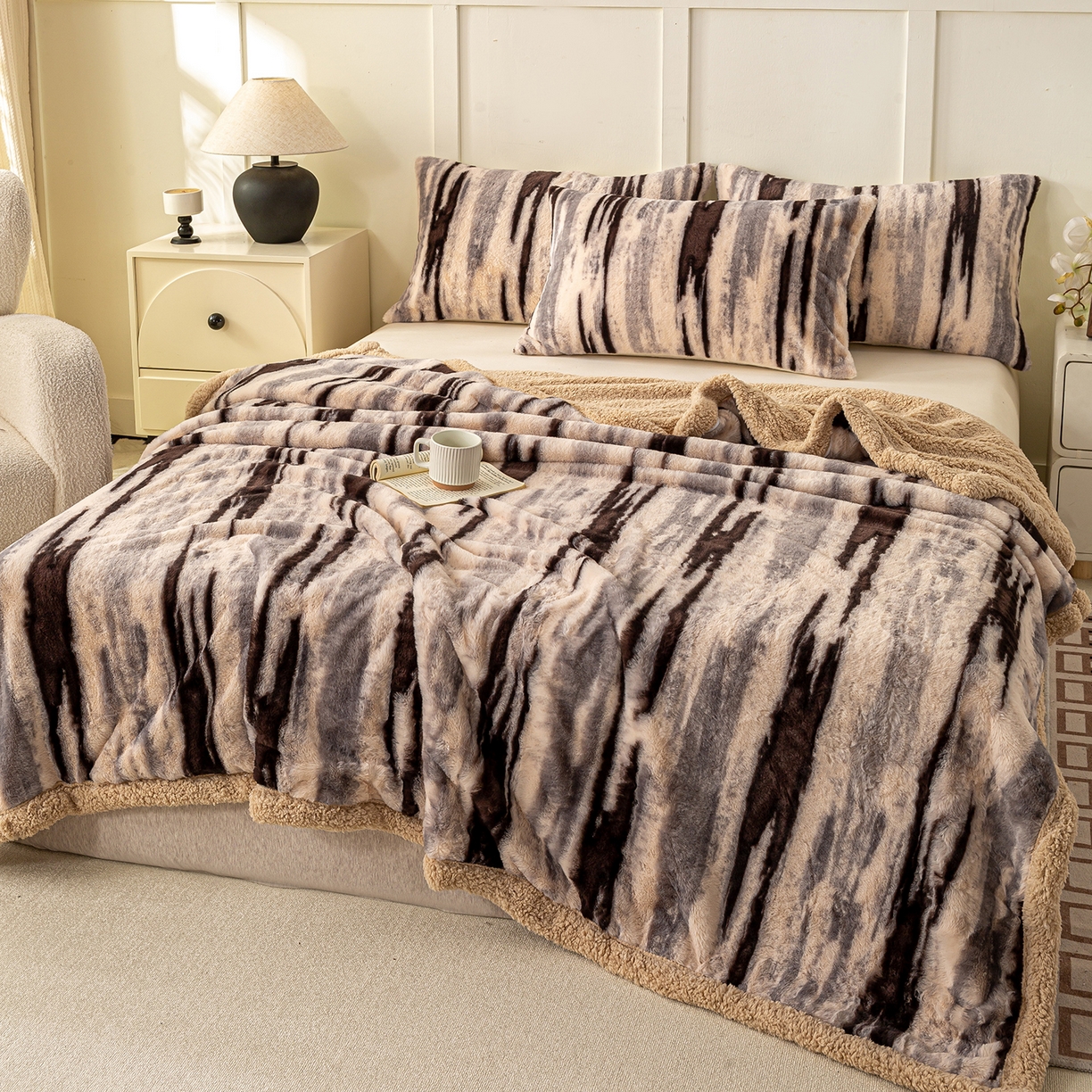 91家纺网 家纺一手货源 找家纺 眠势力 2025新款兔毛绒毛毯冬季加绒加厚盖毯兔兔绒保暖毯子带拉链-美拉德系列 猎影绒光【兔毛绒毛毯拉链款】