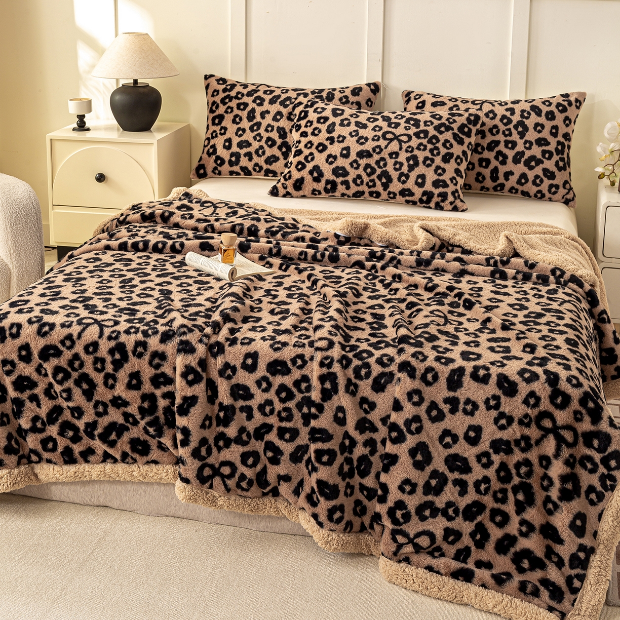 91家纺网 家纺一手货源 找家纺 眠势力 2025新款兔毛绒毛毯冬季加绒加厚盖毯兔兔绒保暖毯子带拉链-美拉德系列 洛可可之吻【兔毛绒毛毯拉链款】