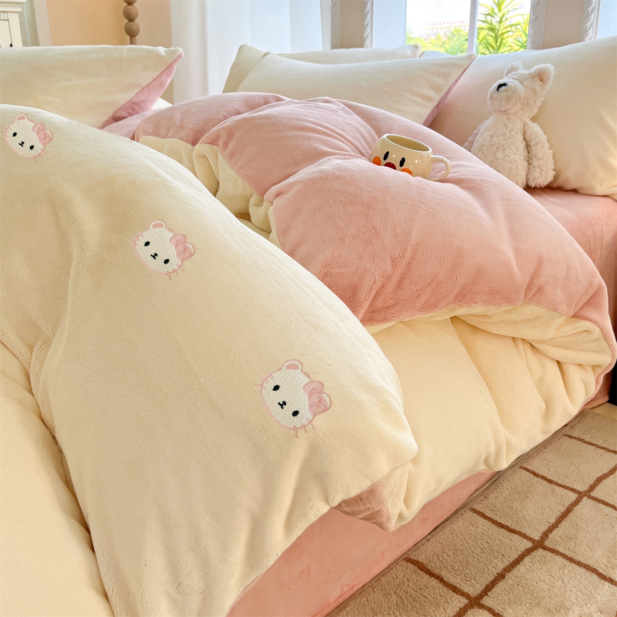 91家纺网 家纺一手货源 找家纺 （总）云棉坊 2025新款高克重牛奶绒四件套-满绣系列