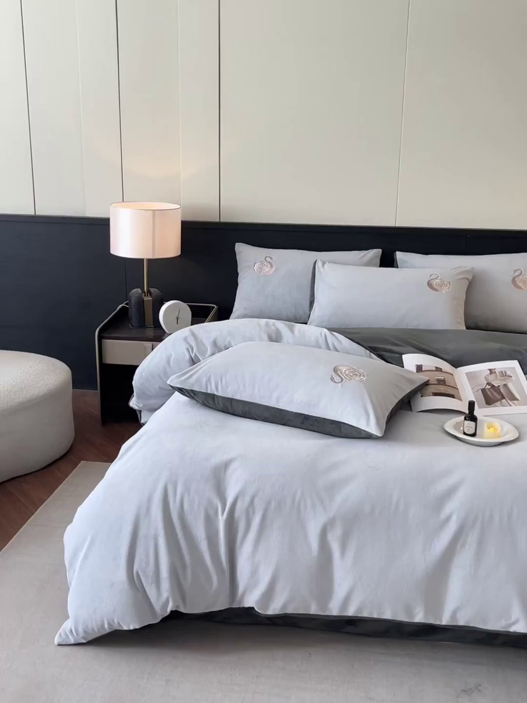 91家纺网 家纺一手货源 找家纺 如一 2025新款水晶绒双拼刺绣四件套天鹅系列 天鹅-星辰银