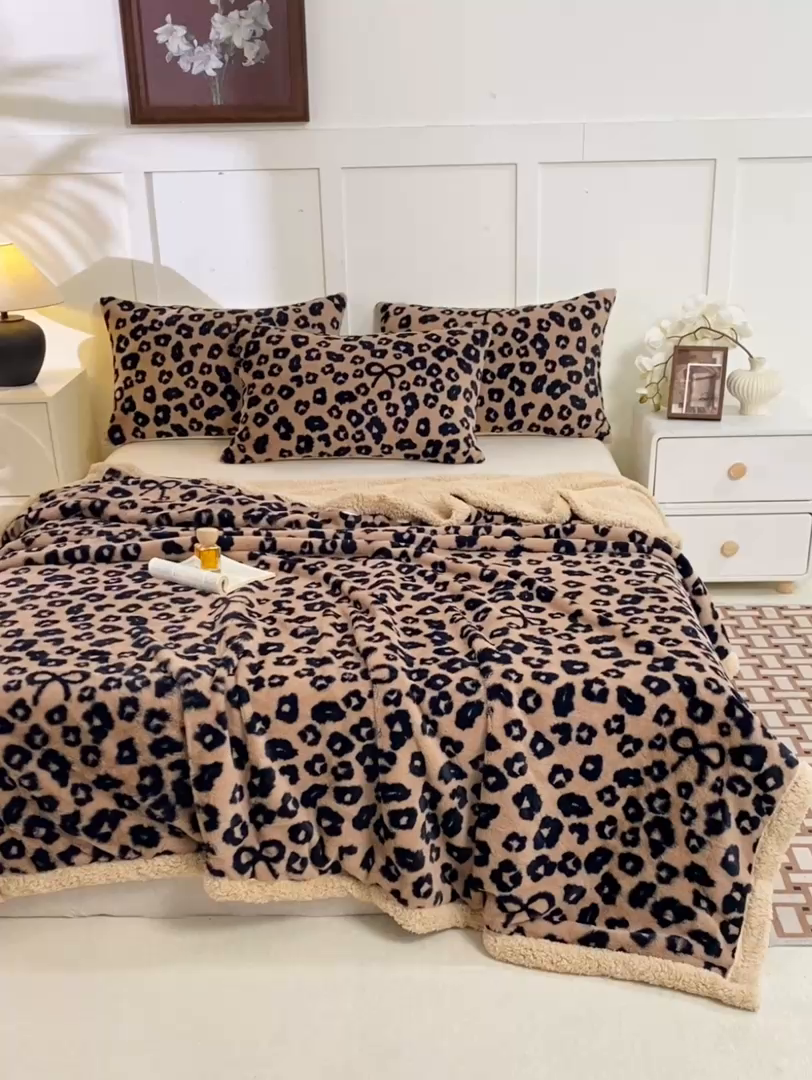 91家纺网 家纺一手货源 找家纺 眠势力 2025新款兔毛绒毛毯冬季加绒加厚盖毯兔兔绒保暖毯子带拉链-美拉德系列 洛可可之吻【兔毛绒毛毯拉链款】