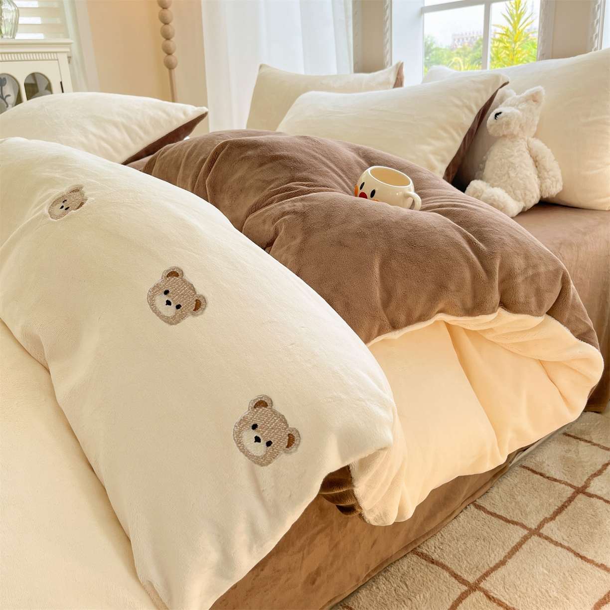 91家纺网 家纺一手货源 找家纺 （总）云棉坊 2025新款高克重牛奶绒四件套-满绣系列