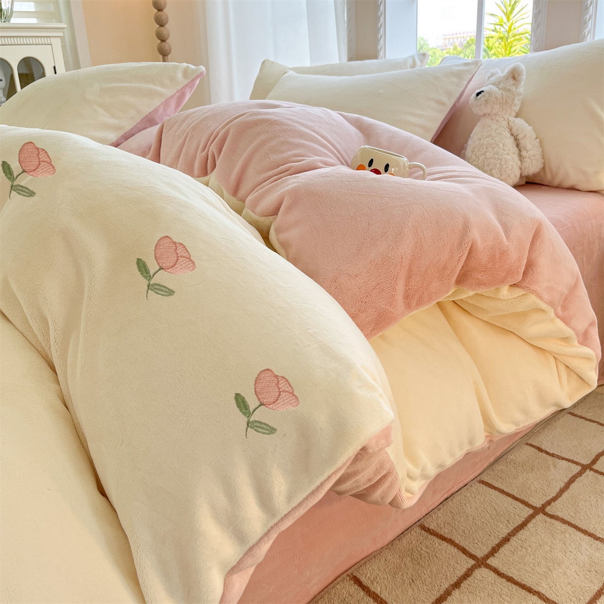 91家纺网 家纺一手货源 找家纺 （总）云棉坊 2025新款高克重牛奶绒四件套-满绣系列