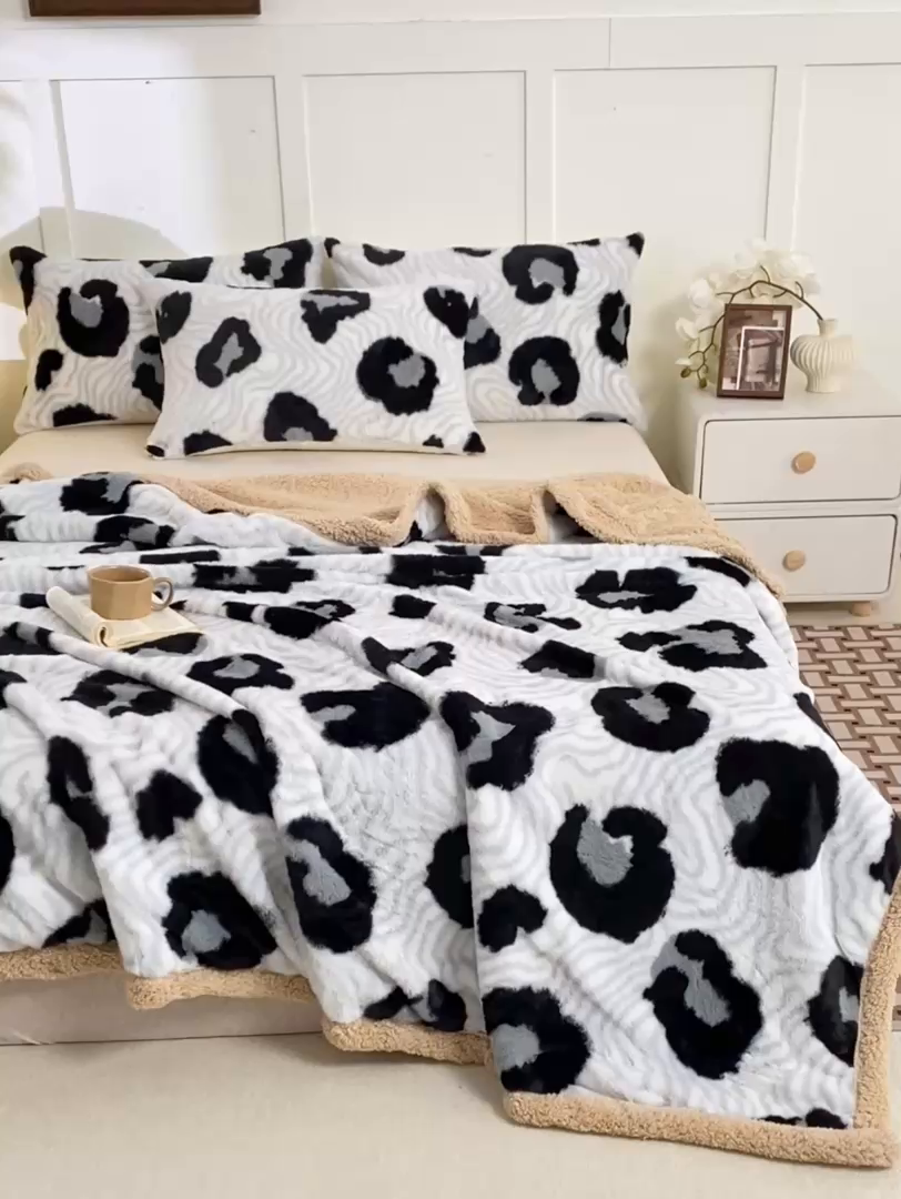 91家纺网 家纺一手货源 找家纺 眠势力 2025新款兔毛绒毛毯冬季加绒加厚盖毯兔兔绒保暖毯子带拉链-美拉德系列 都市斑迹【兔毛绒毛毯拉链款】