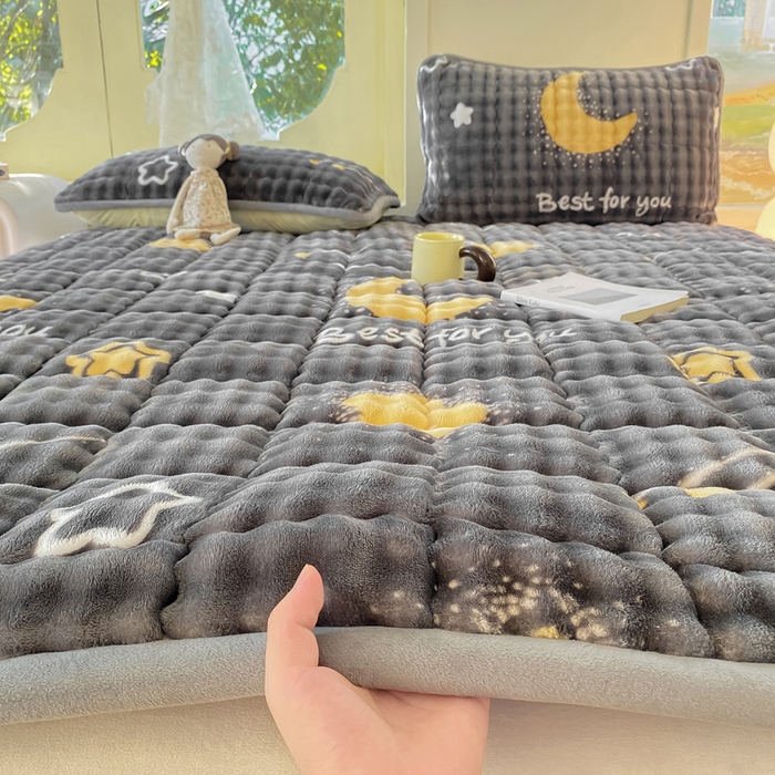 91家纺网 家纺一手货源 找家纺 （总）眠势力 2025新款牛奶绒泡泡床垫加绒仿兔毛绒床褥子秋冬保暖珊瑚绒夹棉床护垫