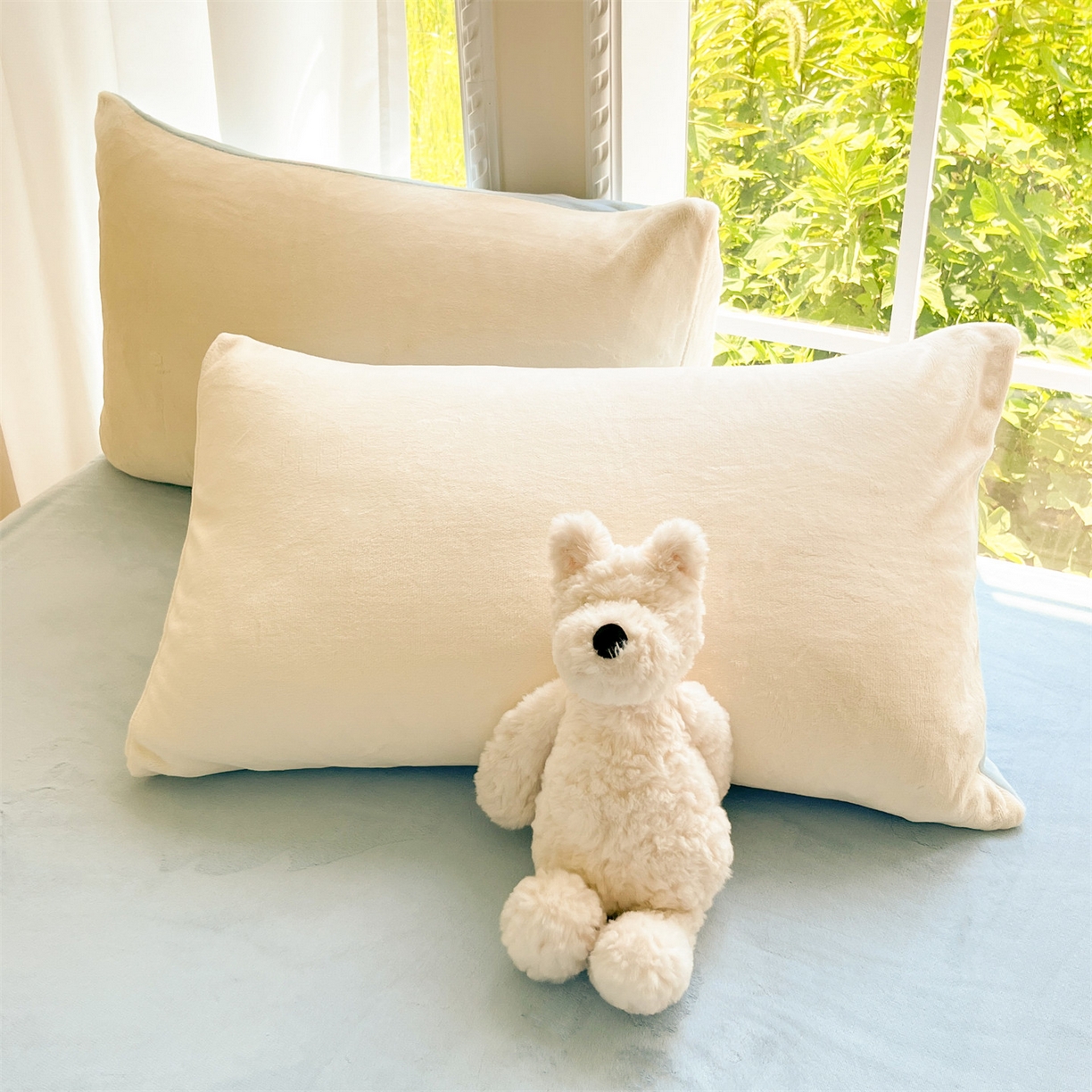 91家纺网 家纺一手货源 找家纺 云棉坊 2025新款高克重牛奶绒四件套-满绣系列 花朵-奶白蓝