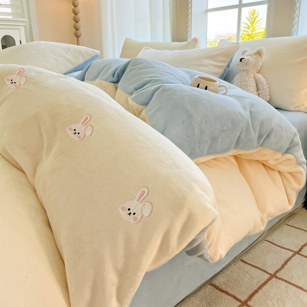 云棉坊 2025新款高克重牛奶绒四件套-满绣系列 可爱兔-奶白蓝