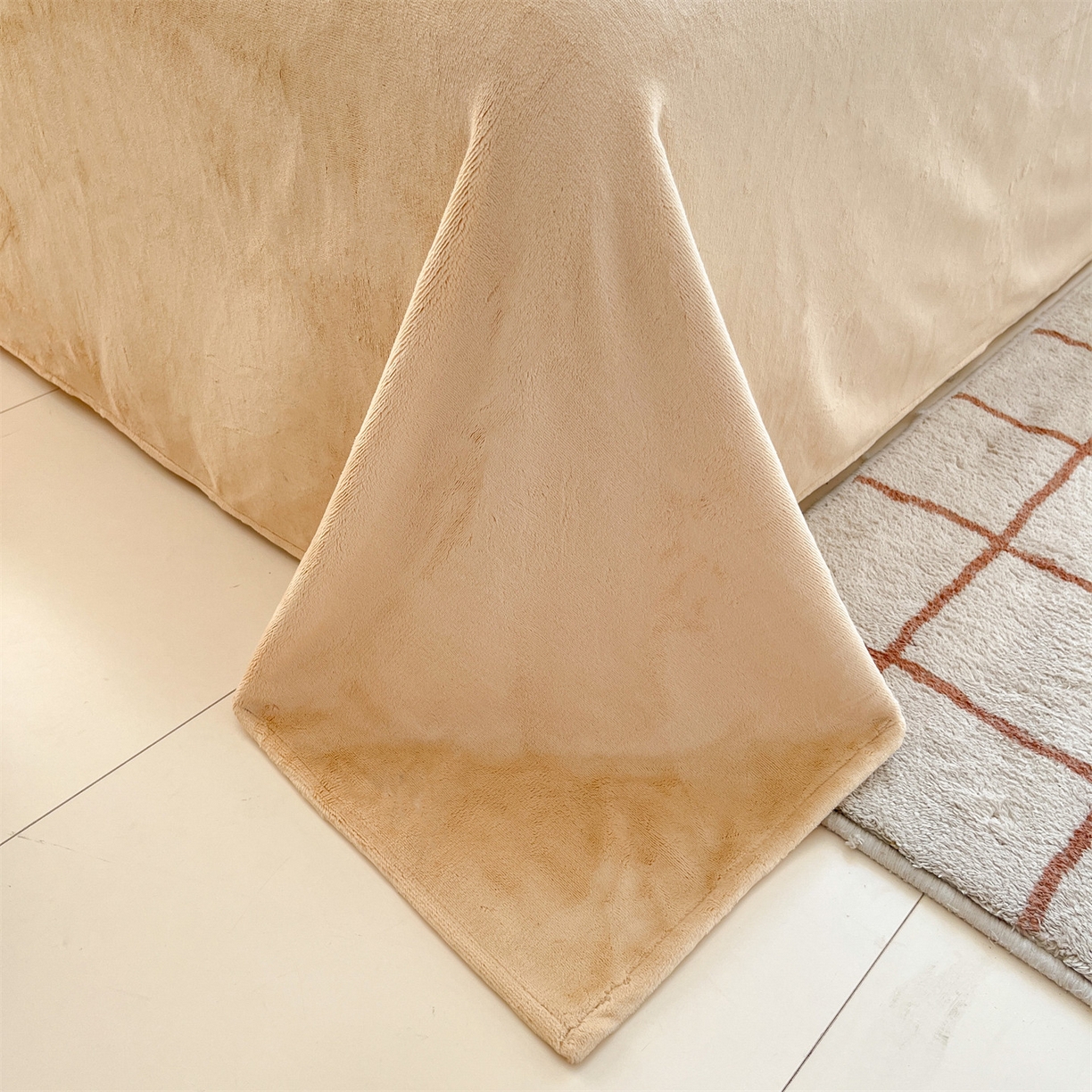 91家纺网 家纺一手货源 找家纺 云棉坊 2025新款高克重牛奶绒四件套-满绣系列 毛毛狗-奶白咖