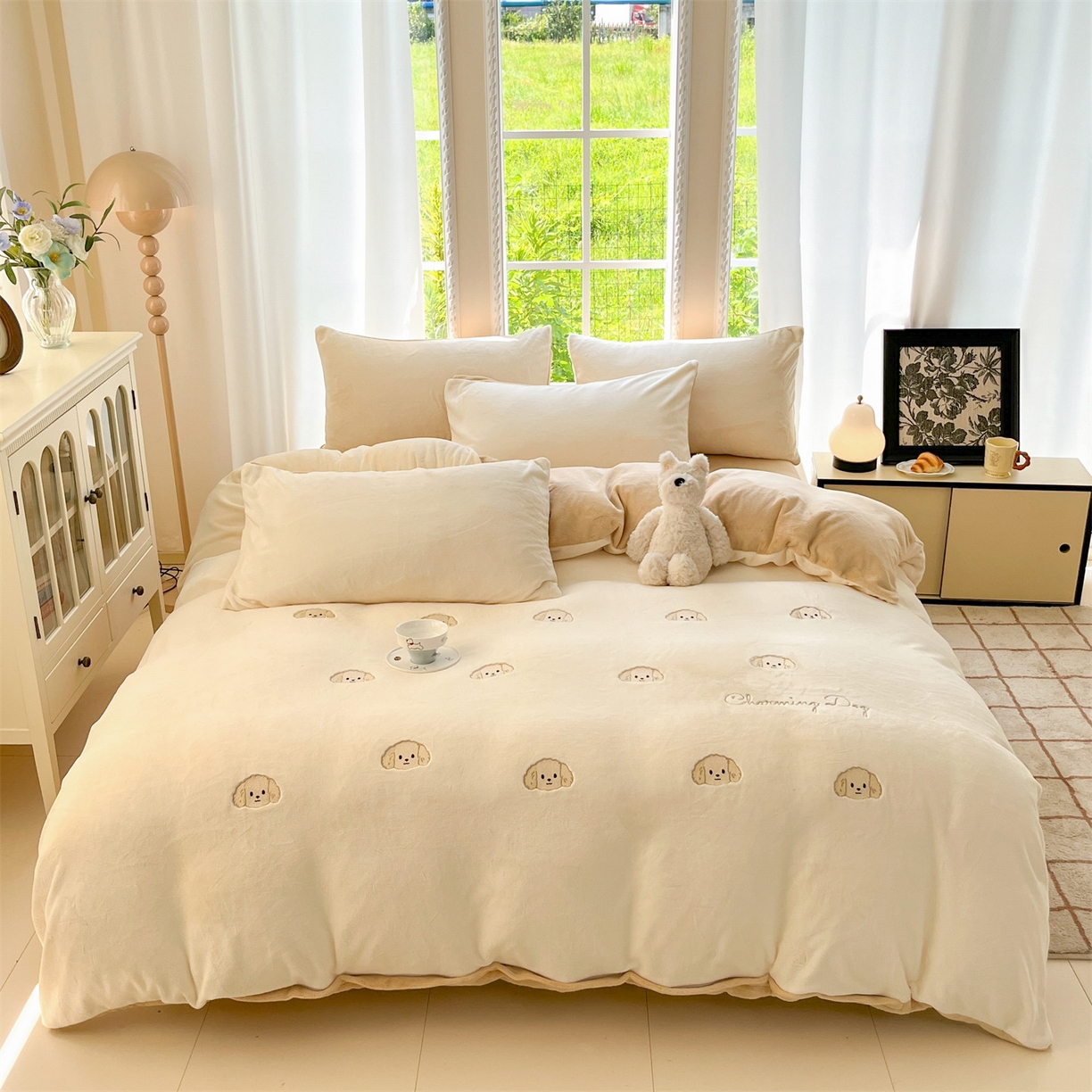 91家纺网 家纺一手货源 找家纺 云棉坊 2025新款高克重牛奶绒四件套-满绣系列 毛毛狗-奶白咖