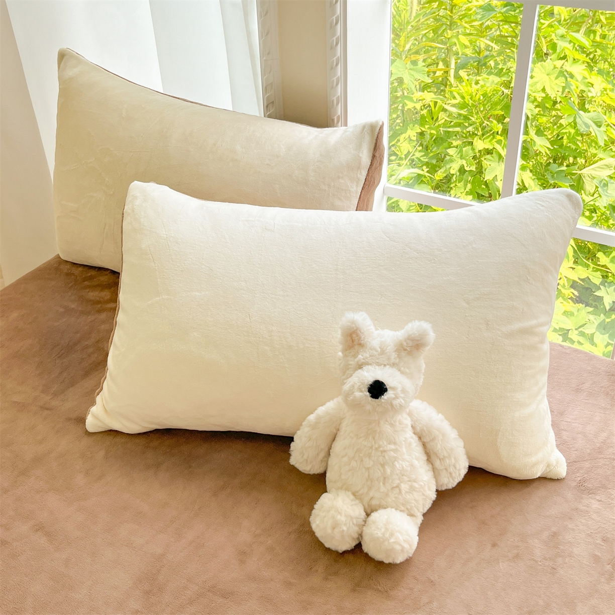 91家纺网 家纺一手货源 找家纺 云棉坊 2025新款高克重牛奶绒四件套-满绣系列 小熊-奶白棕