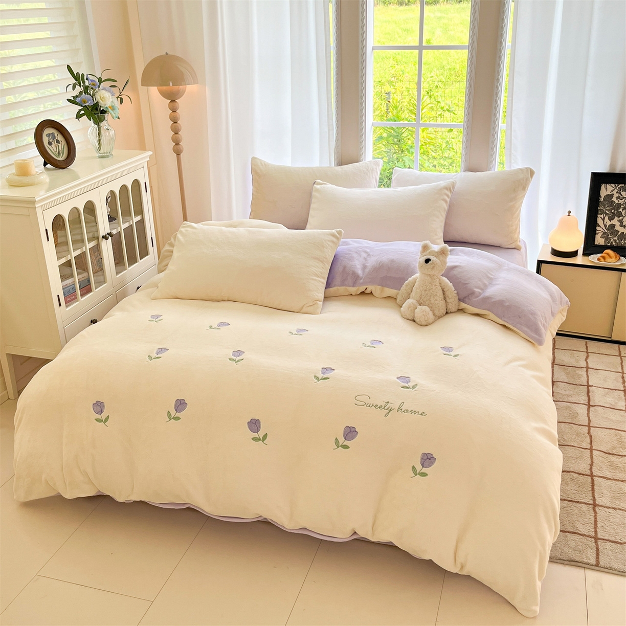 91家纺网 家纺一手货源 找家纺 云棉坊 2025新款高克重牛奶绒四件套-满绣系列 郁金香-奶白紫