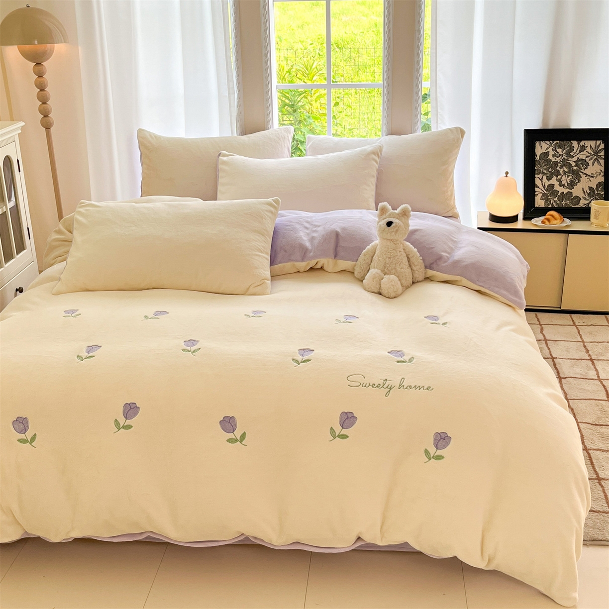 91家纺网 家纺一手货源 找家纺 云棉坊 2025新款高克重牛奶绒四件套-满绣系列 郁金香-奶白紫