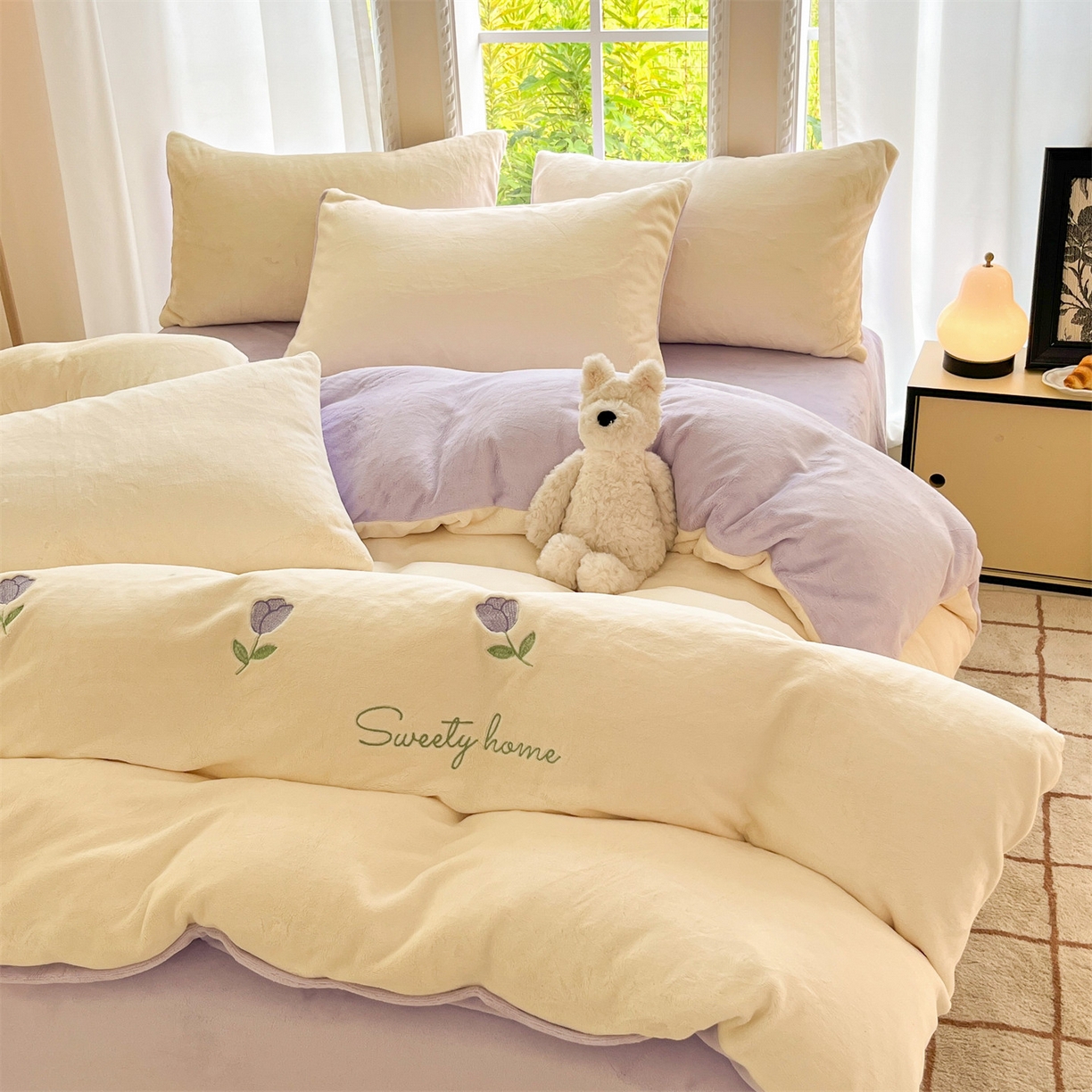 91家纺网 家纺一手货源 找家纺 云棉坊 2025新款高克重牛奶绒四件套-满绣系列 郁金香-奶白紫